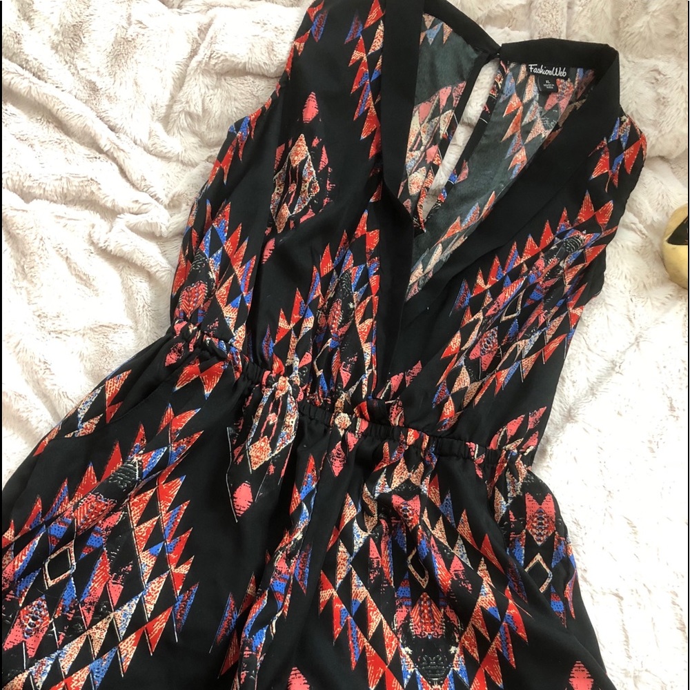 Cute triable print romper.